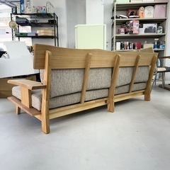 【超美品‼️】定価99,900円♪ 現行モデル ニトリ 187cm幅3人掛けソファ(アカツキNA) アッシュ材 木製フレーム 布製グレー♪