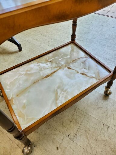 ヴィンテージ キッチンワゴン 2段 木製 ブラウン 天板 トレー (大理石模様) 検) ロイズ アンティーク■横幅42cm×奥行69cm×高さ71cm■近隣配送無料 買取帝国 朝霞店 ヴィンテージ キッチンワゴン 2段 木製 ブラウン 天板 トレー (大理石