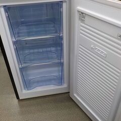 高年式！西岡店 冷凍庫 60L 2023年製 アイリスオーヤマ IUSD-6B-B ブラック 前開きタイプ スリム