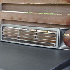 【USED】ジムニー /JA11( 1型より取外し) スズキ純正/初期型フロントグリル USED】ジムニー /JA11( 1型より取外し) スズキ純正/初期型フロントグリル