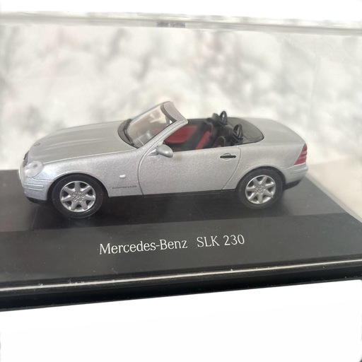 新品未使用】メルセデスベンツ❤ミニカー モデルカー 1/43 SLK230 2025
