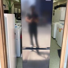 【リサイクルショップ　ピカソ　小松原】2022年製 ハイセンス 2ドア 右開き175L冷蔵庫ブラック HR-D1701B★3138★