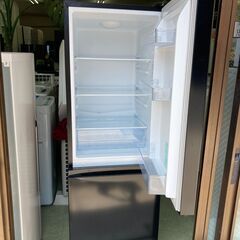 【リサイクルショップ　ピカソ　小松原】2022年製 ハイセンス 2ドア 右開き175L冷蔵庫ブラック HR-D1701B★3138★