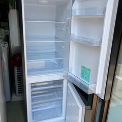 【リサイクルショップ　ピカソ　小松原】2022年製 ハイセンス 2ドア 右開き175L冷蔵庫ブラック HR-D1701B★3138★