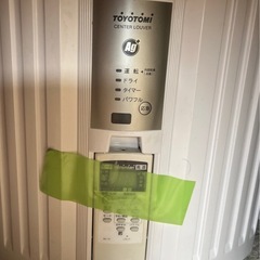 2020年製 窓枠エアコン　トヨトミ