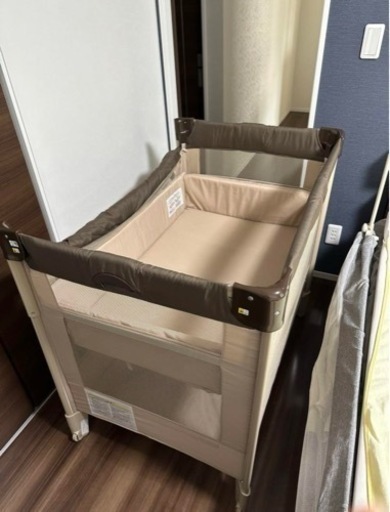 アップリカ ココネルエアー 折りたたみベビーベット