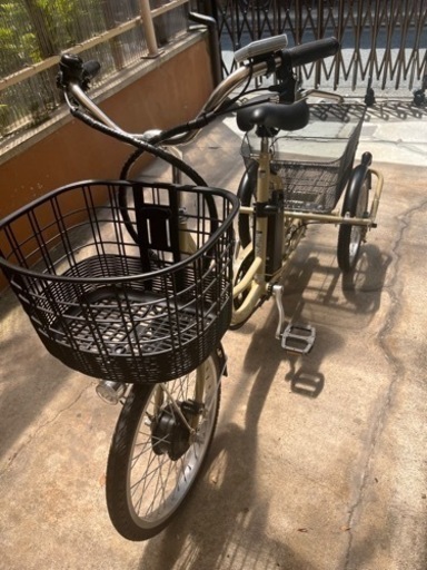 【使用回数2回】※定価20万円　\n電動三輪自転車