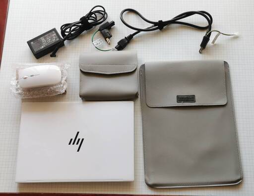 HP Pavilion Aero 13-be セラミックホワイト　Office2019H\u0026Bライセンス付き　ケース付き　マウス付き