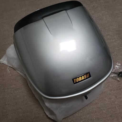 バイク  リアボックス  未使用   横40cm弱  前後40cm弱  高さ30cm弱  TB-205  トップケース