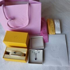 スワロフスキー　ネックレス　ブレスレット　新品未使用