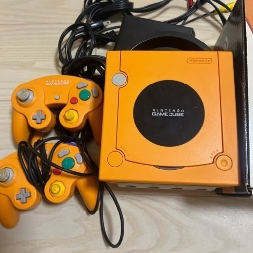 ゲームキューブ　本体　コントローラー2個