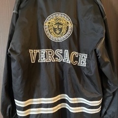 Versaceアウター急ぎめで！ただ今2人検討中です！