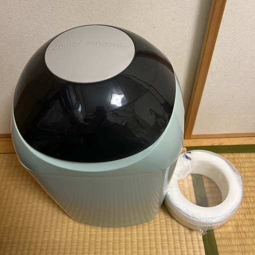 コンビ　オムツゴミ箱本体＋カートリッジ1つ