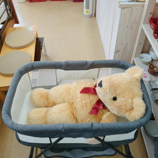 ベビーベッド☆折りたみ可能、グレー＆ホワイトカラー、美品【浜村鹿野