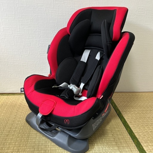 1歳からチャイルドシート　スイングムーン