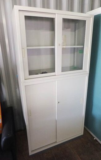 ◆KOKUYO/コクヨ◆スチールキャビネット　書棚　上下2段　キー付き　事務用品　USED