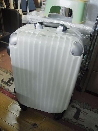 【27】CARGO　カーゴ　スーツケース　キャリーバッグ　ハードタイプ　鍵付き　白　ホワイト　軽量　旅行