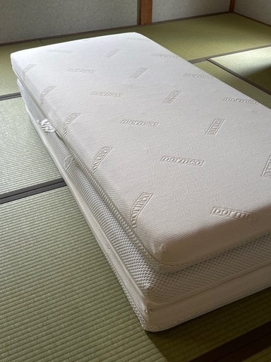 ドルメオ 三つ折マットレス ダブル 美品