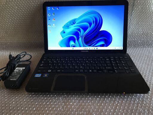 [超超美品 Core i3 ブルーレイ] Windows11 Home 64bit 新品SSD 512GB メモリ8GB カメラ SDカード HDMI Office2021 プロダクトキー付 光沢液晶 15.6  サクサク動作