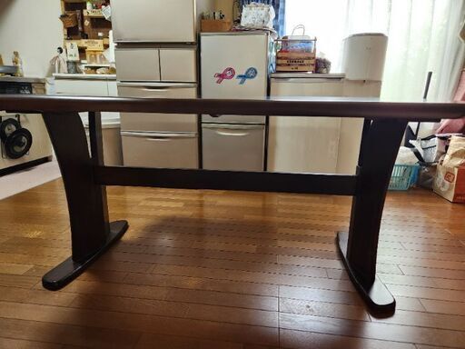 取りに来てくださる方限定です。ダイニングテーブル美品です。
