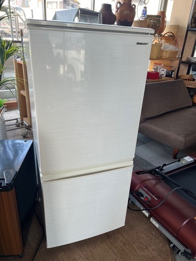 SHARPシャープ冷蔵庫137L 美品