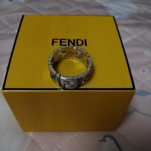 FENDI、指輪