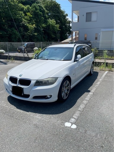 BMW３２０i  ツーリング　ホワイト