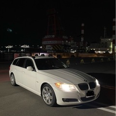 BMW320i ツーリング ホワイト