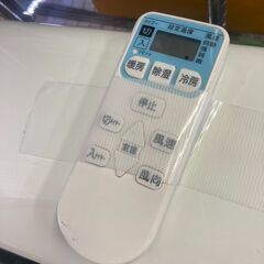 ☆中古￥26,800！HITACHI　6畳用2.2kwルームエアコン　家電　2021年製　RAS-WM22LE9(W)型　【BH039】