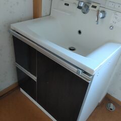 【再掲載】INAX製シャワー付洗面台　三面鏡