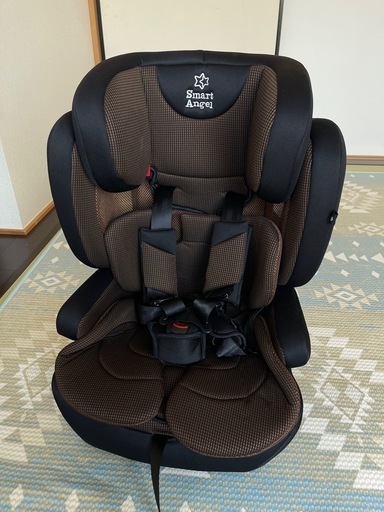 １歳頃から使えるジュニアシート＆保護マット付き