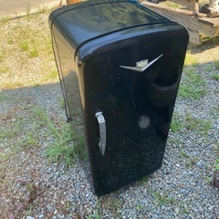 ビンテージ冷蔵庫　昭和レトロポップ　サンヨー　SANYO sr-01 ブラック ビンテージ冷蔵庫昭和レトロポップサンヨーSANYO sr-01 ブラック