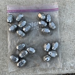 トヨタ ノア用タイヤと社外ホイール（GAB整　色はガンメタリック×シルバー）のセット  2代目 R70G/W/R型 （2007年 - 2014年）　　