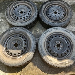 トヨタ ノア用スタッドレスタイヤと黒色純正スチールホイールセット  2代目 R70G/W/R型 （2007年 - 2014年）　　