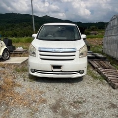 トヨタ ノア用スタッドレスタイヤと黒色純正スチールホイールセット  2代目 R70G/W/R型 （2007年 - 2014年）　　