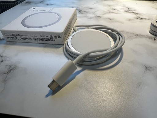 Apple MagSafe Charger (モデルA2140)