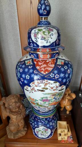 有田焼　金龍窯　　色絵 　染錦花鳥絵　三段壷　飾壺