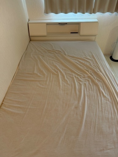 【売ります】セミダブルベッド(収納付き)