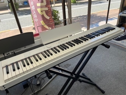 電子ピアノ　カシオ　PX-S1000WH