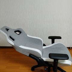 ゲーミングチェア CORSAIR T-3 RUSH V2 美品です。