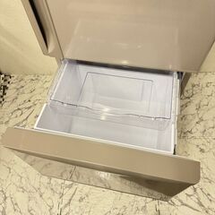  19242  HITACHI 大容量3D冷蔵庫 手動製氷 まんなか野菜タイプ  265L ◆大阪市内・東大阪市他 6,000円以上ご購入で無料配達いたします！◆ ※京都・高槻・枚方方面◆神戸・西宮・尼崎方面◆生駒方面、大阪南部方面　それぞれ条件付き無料配送あり！            