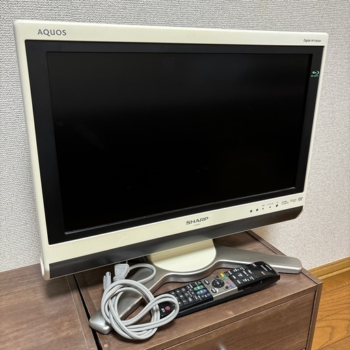 シャープ　ブルーレイ機能付きテレビ