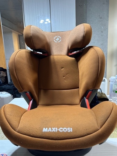 ジュニアシート　MAXI・COSI