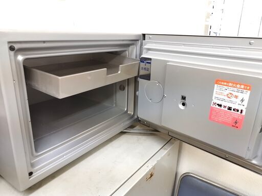 値下げ耐火金庫 テンキー式 新しい 最終値下げ！diplomat ディプロ