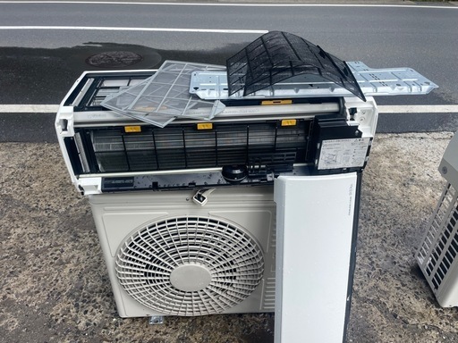 中古の14畳エアコン 2115 アイリスオーヤマ【IHF-4007W】2023 14畳 