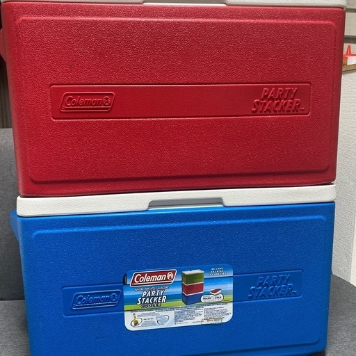 コールマン　　パーティースタッカー　二つ　廃盤　赤　青