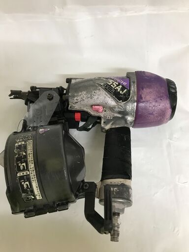【北見市発】ヒタチ HITACHI 日立 65mmロール釘打ち機 NV65AJ 紫 (D5960arwrY)