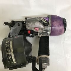 【北見市発】ヒタチ HITACHI 日立 65mmロール釘打ち機 NV65AJ 紫 (D5960arwrY)