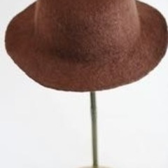 フェルト帽子　焦げ茶  momo et associes