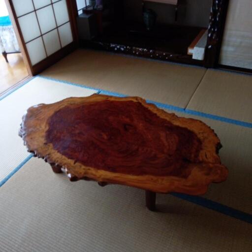 テーブル